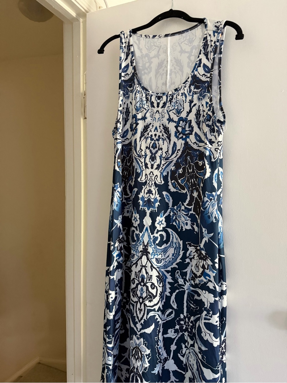 SHEIN Navy and White Patterned Sleeveless Maxi Dress
